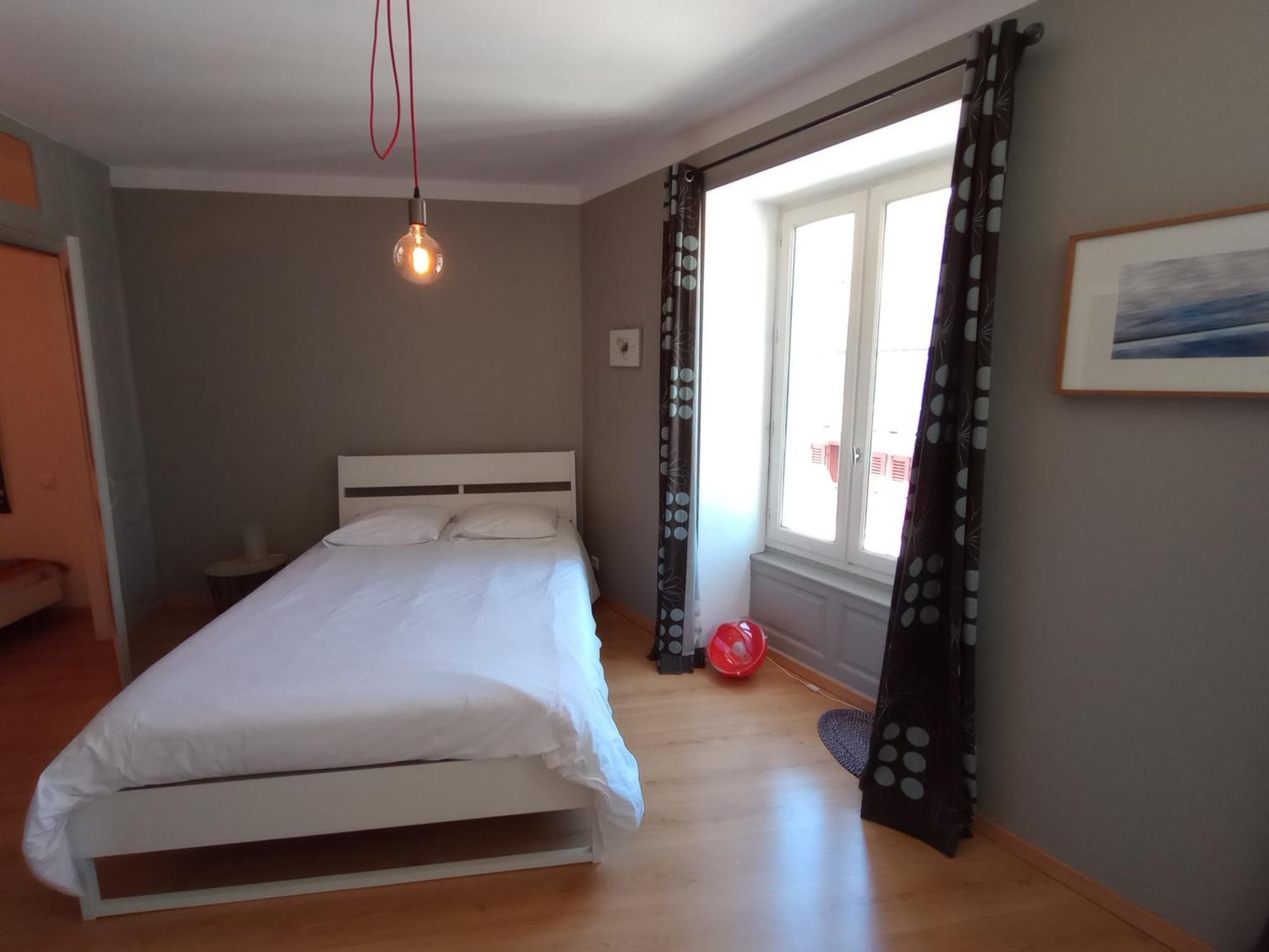 Tulle : Bel Appartement Lumineux En Centre Ville Eksteriør billede